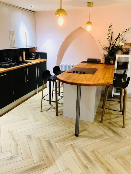 Superb 2 Bed Flat In - Historic, Location! Margate