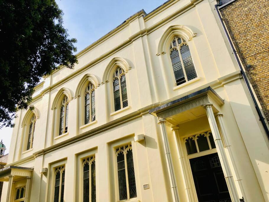 Apartment Superb 2 Bed Flat In - Historic, Location! Margate